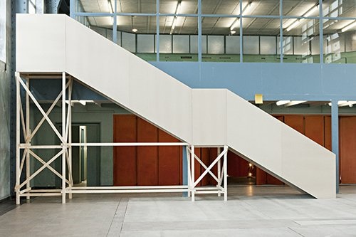 Michael Meier & Christoph Franz, Feuertreppe,
Holzlatten, schwerentflammbare Rohspanplatten, 2013