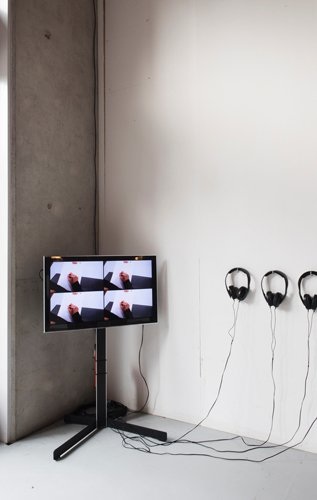 Miriam Laura Leonardi, 4 Leute bei Caratsch,
Plattform 16, Walcheturm Zürich, 2016