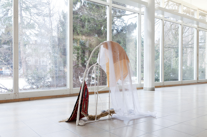 Ausstellungansicht Plattform17 – A Winter School: Sveta Mordovskaya, Kommunara 5, 2017