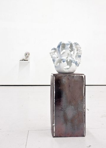 Sans titre, céramique et mastique, HEAD, 2012