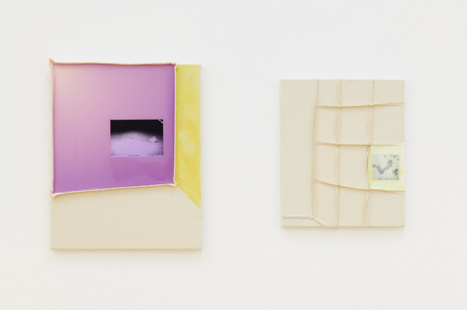 secca scatuli. die Staubmaus;
i’ll wait for you at the corner. oder wie sich bakterien der milch in ketten vermehren., Ausstellungsansicht / vue de l'exposition Plattform20, 2020
© Guillaume Python_Fri Art 2020