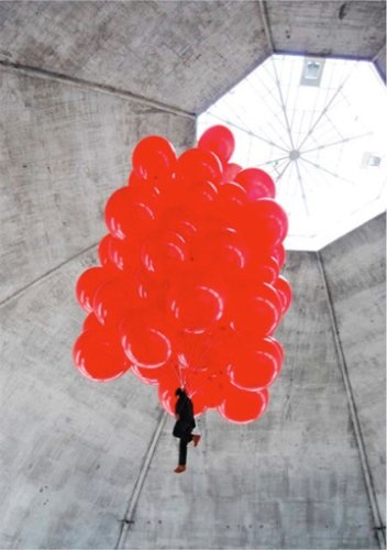 Walking on the moon but on earth, Performance,
Markthalle Basel, 2008