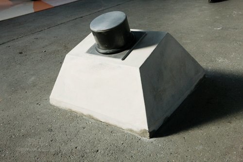 Ancrages (Plattform09), Béton, métal brut, 2009