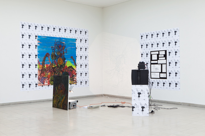 Swiss Atom Love Part 3, 2017 Fotokopien, 1-Kanal-Video auf Monitor, Hellraumprojektor,
Audioequipment, Dimensionen variabel, Ausstellungsansicht / vue de l'exposition Plattform17, 2017