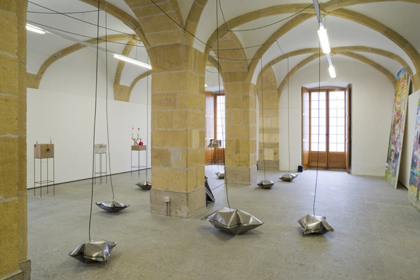 Why should I buy pillows when All I want Is sleep,
Ausstellungsansicht / vue de l'exposition Plattform19, 2019
© Claude Cortinovis_CACY 2019