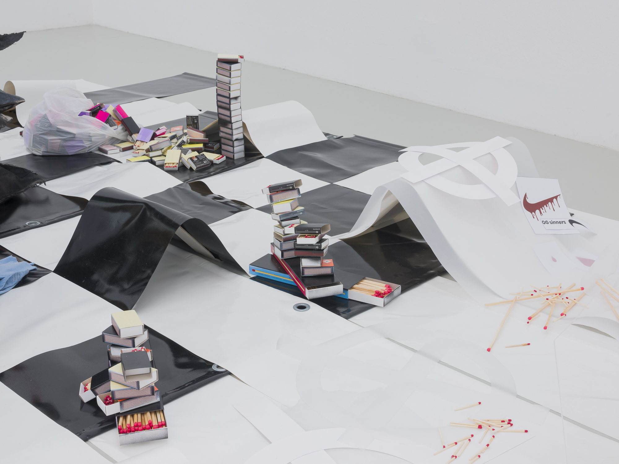 Kelechi Madumere, Plattform25, exhibition view, Centre d’art Neuchâtel, 2025. Photo: Sébastien Verdon.