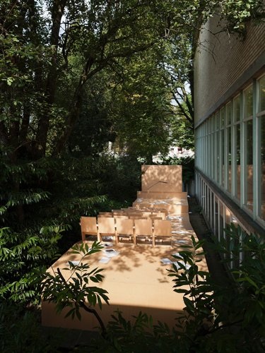 Kino, HDF, Holzlatten, Papier, Kunstmuseum Glarus,
2012 © Gunnar Meier