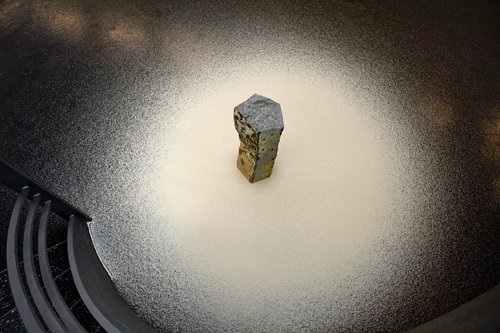 Helix Stein, Quarzsand, Basalt, Bajonet, Knetmasse,
Kunsthaus Aarau, 2012