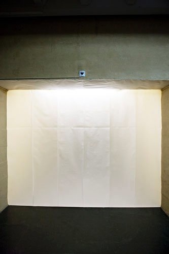 IV, Installation, papier calque, 2011