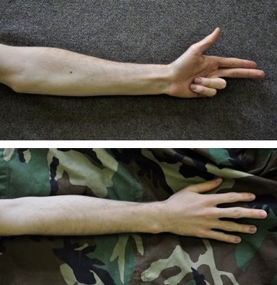 Arms, je 30 x 60 cm, Fotografie, 2011