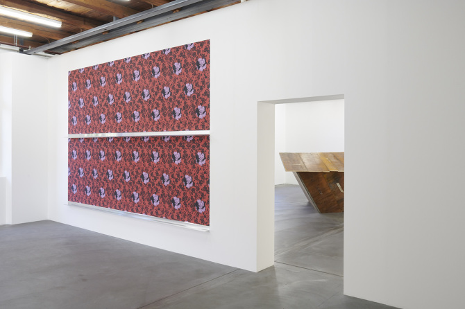 Bookshelf 2 (empty, fragile), Ausstellungsansicht / vue de l'exposition Plattform20, 2020
© Guillaume Python_Fri Art 2020