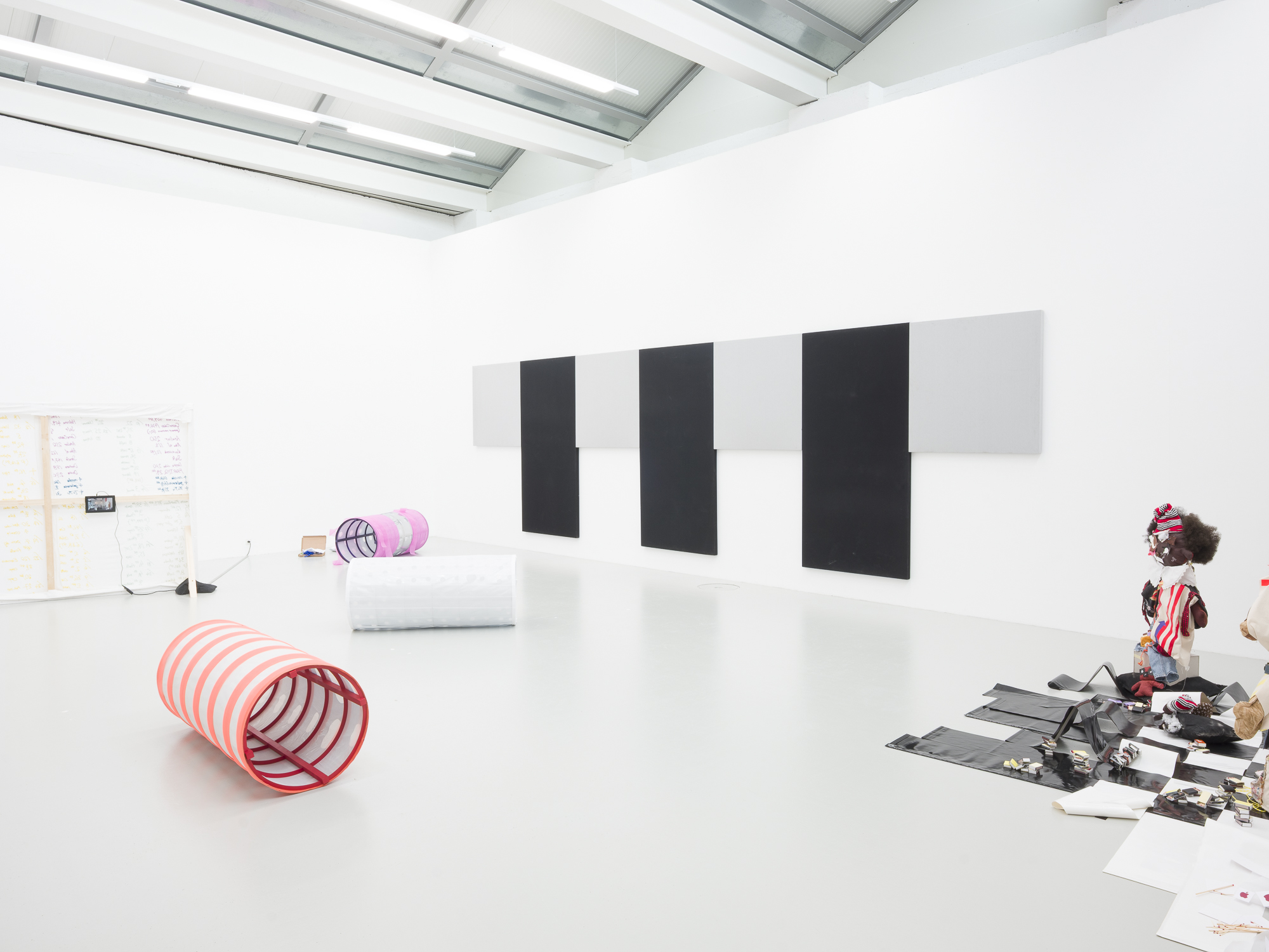 Plattform25, Exhibition view, Centre d’art Neuchâtel, 2025. Photo: Sébastien Verdon.